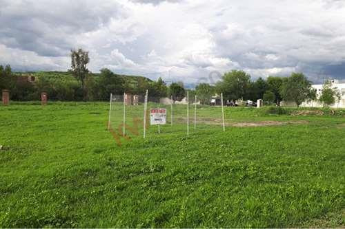 Terreno En Venta / Fraccionamiento Campestre Los Cántaros Gto. / Cercano Al Libramiento Sur-pte ...