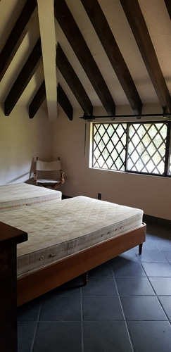 Linda Casa Sola En Col. Rancho Cortes, Morelos