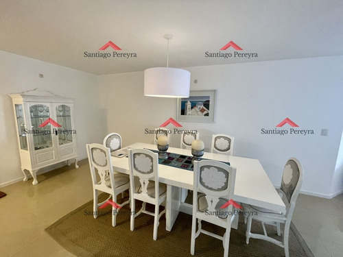 Imagen 6 de 25 de Amplio Apartamento De 3 Dormitorios + Dependencia A 100 Metros Del Mar