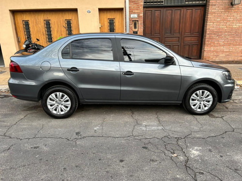 Imagen 3 de 13 de Volkswagen Voyage 2018 1.6 Trenline 101cv