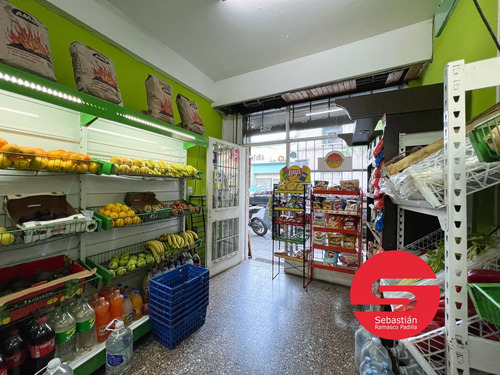 Imagen 5 de 13 de Local Comercial Vidriera Centro Excelente Ubicacion