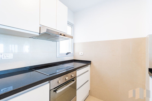 Imagen 19 de 28 de Apartamento De Tres Dormitorios En Suite En Alquiler Con Vista El Mar En Primera Línea Playa Brava