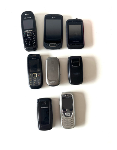 Vintage Colección Antiguos Teléfonos Retro Celulares Lote Negro (Usado)