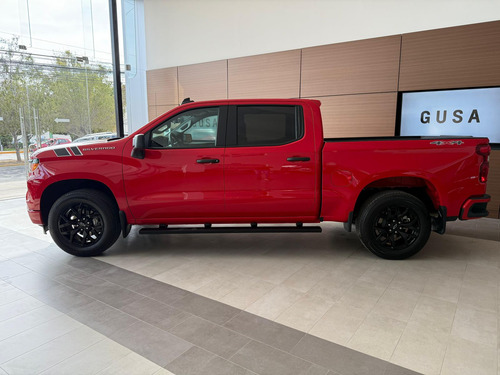 Chevrolet Silverado 5.3 V8 Custom Doble Cabina 4X4 At
