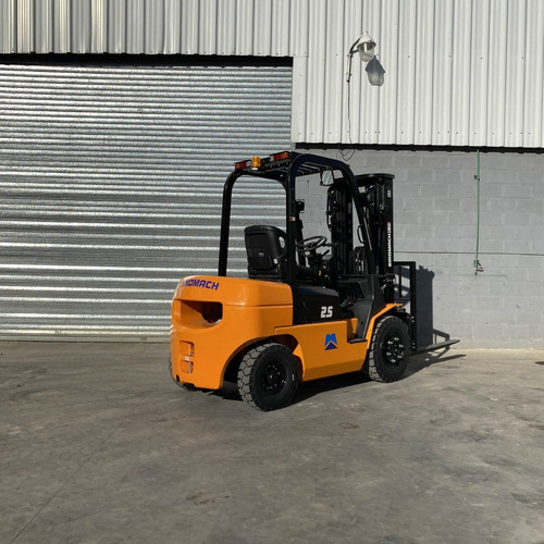 Autoelevador 2500kg 2.5 Toneladas Triple Torre 4.5m