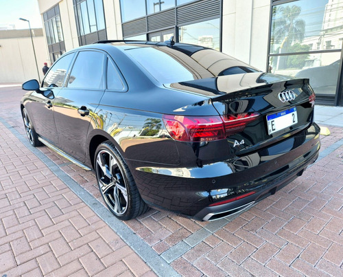 Audi A4 2.0 TFSI MHEV S LINE