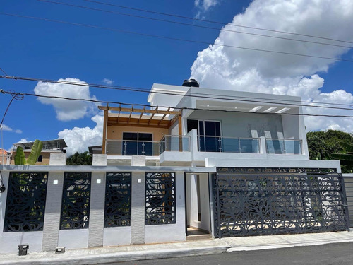 Imagen 3 de 9 de Casa De Venta Residencial Leonela