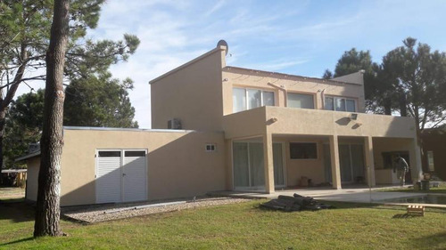 Casa De 4 Dormitorios C/ Piscina La Herradura