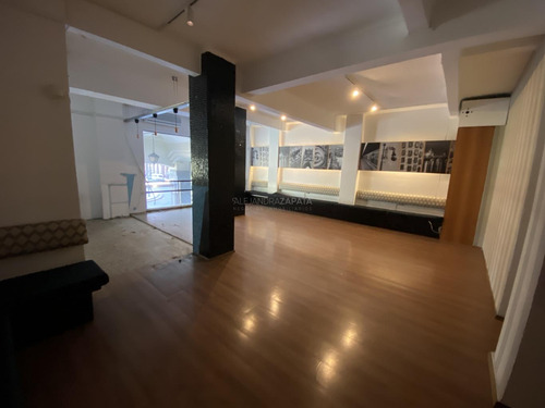 Venta Gran Local Comercial Con Renta!! Plaza Independencia