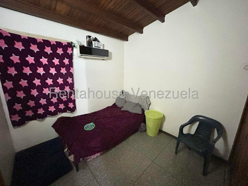 Erika Armeya Vende, Casa En La Urbanizacion Santa Cecilia De Cabudare. Flex: 25-20453
