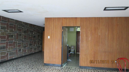 Comercial En Venta En El Centro Maracay Codigo 21- 11418 Jla
