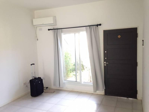 Excelente Departamento Con Jardín Y Pileta. Con Renta Hasta Junio