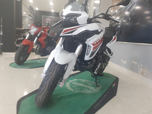 Imagen 6 de 15 de Benelli Trk 251 Full 0 Km 2023 Automoto Lanús