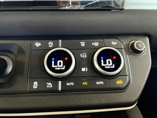 Imagen 11 de 21 de Land Rover Defender New 90 Extrafull
