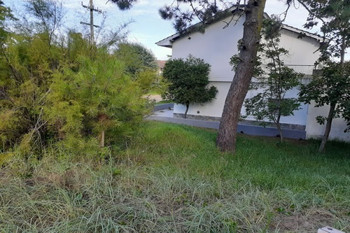 Imagen 5 de 8 de Oportunidad -excelente Lote Multifamiliar- Lindo Entorno- Arbolado- Lote Elevado- 775m2 Esquina- Orientación Noreste- Único Disponible En La Cuadra