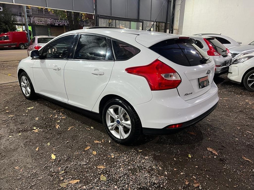 Imagen 8 de 14 de Ford Focus 5p 2.0l N At Se Plus