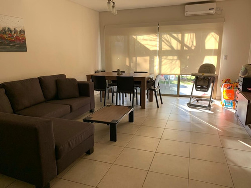 Imagen 5 de 19 de Hermoso Dúplex En Venta De 3 Ambientes Con Piscina, Quincho Y Cochera - Canning
