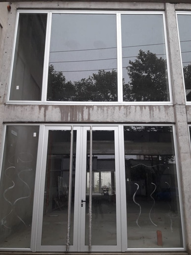 Local A Estrenar En Plena Zona Comercial Y Gastronómica