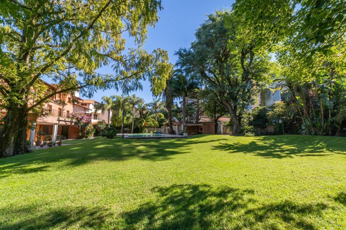 Imagen 13 de 30 de Venta / Alquiler - Imponente Casa En La Lucila Partido De Vicente Lopez - A Metros Del Río