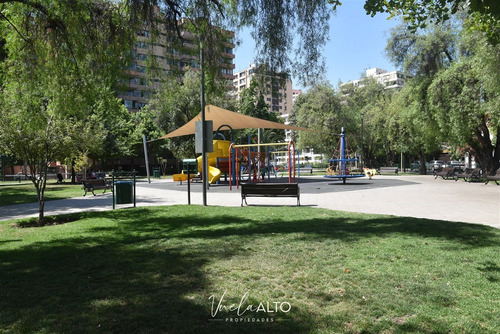 Depto. En Venta 3 Dormitorios Las Condes/ Impecable / Vista