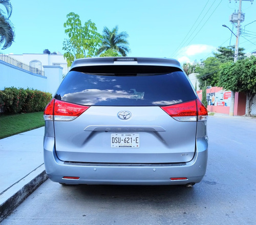 Toyota Sienna Xle Piel At