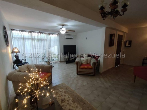 Imagen 21 de 29 de Gustavo Zavala Rentahouse 22-20532