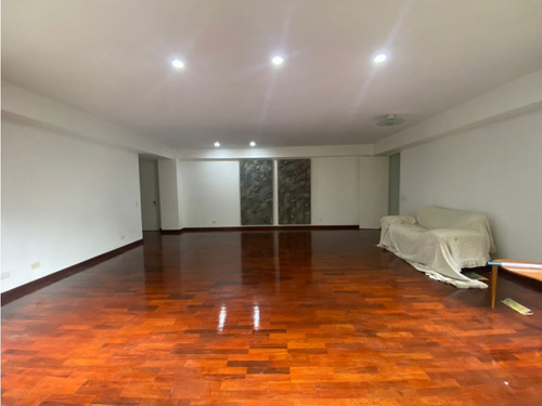 Se Vende Apto 142m² 3h+s/2b+s/3e Los Naranjos