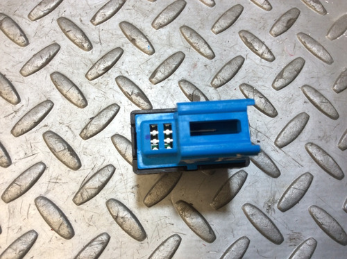 Switch Seguros Delantero Derecho Chevrolet Trax Ls Mod 17-19 (Usado)