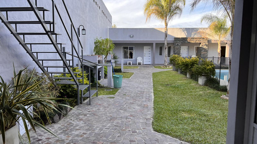 Complejo En Pueblo Liebig Con Piscina