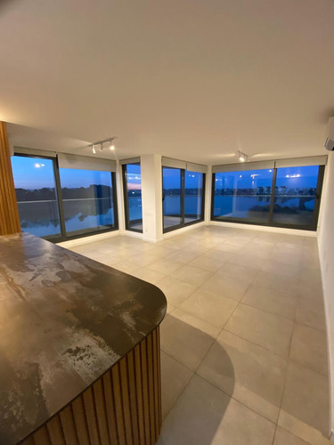 Alquiler Exclusivo Apartamento 3 Dormitorios, Carrasco Boating. Torre 1 Unidad 702