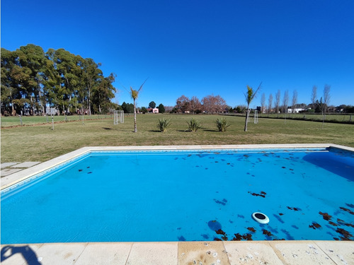 Hermosa Casa En La Cecilia Carlos Keen Lujan Nueva