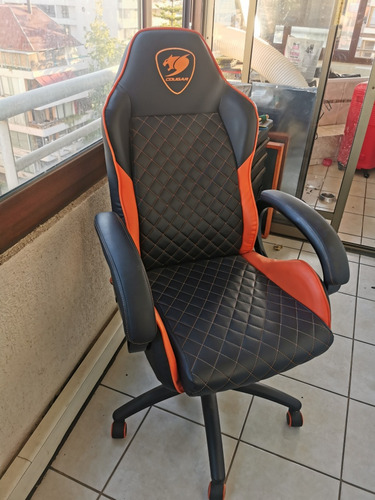 Silla Gamer Cougar Fusión. Cuero Sintético Negro Y Naranjo.