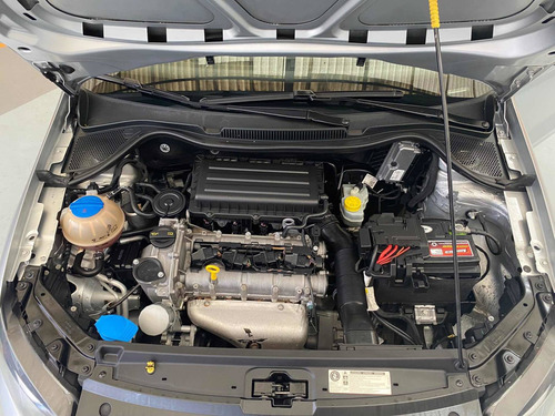 Imagen 11 de 13 de Volkswagen Vento 2018 1.6 Confortline Mt