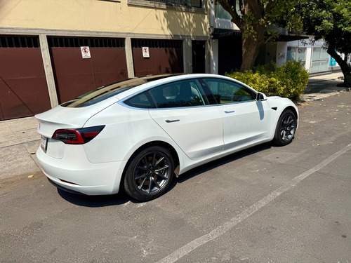 Tesla Model 3 Standar Range Autonomia Auto Pilot