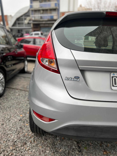 Imagen 22 de 22 de Ford Fiesta Kinetic Design 2015 1.6 Se 120cv