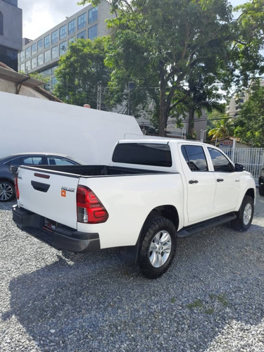 Imagen 7 de 12 de Toyota Hilux 2.7