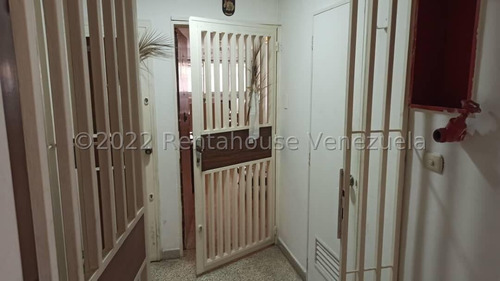 Apartamento En Venta - Delia Pereira