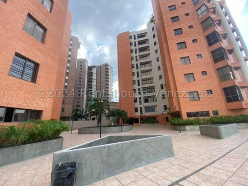 $%& Kn Apartamento En Venta Hermoso Y Cómodo Ya Que Cuenta Con Grandes Bondades Y Espacios Para Toda La Familia En Pleno Triangulo Del Este Barquisimeto Kenlimar Nieto 24-20539 $%&