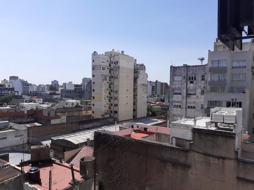 Imagen 15 de 26 de 2 Amb. Balvanera, Av. Independencia Y Rincòn. Frente/balcòn