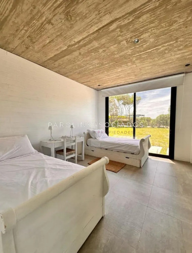 Casa En Venta De 4 Dormitorios En Club Del Mar, José Ignacio