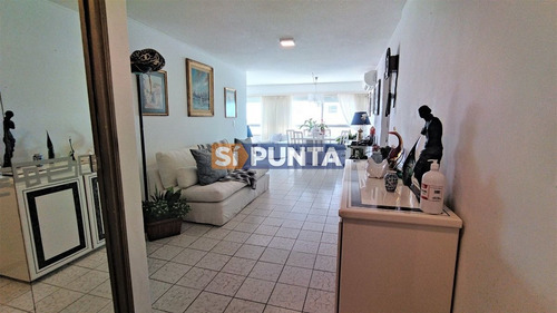 Imagen 2 de 21 de Apartamento En Venta - Zona Península.