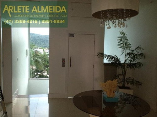 Imagem 7 de 15 de Casa No Bairro Vila Nova Em Porto Belo Sc - 806