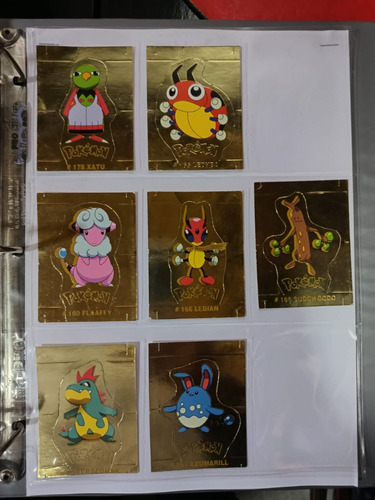 Lote 10 Figuritas Brillantes Troqueladas Pokemon Digimon