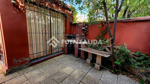 Casa En Venta De 5 Dorm. En Ñuñoa