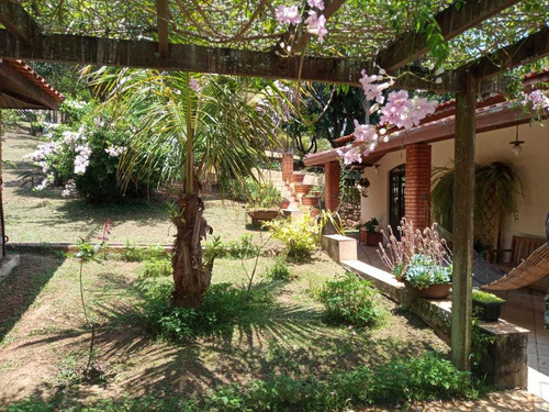 Chácara Em Condomínio Com 340 M² E Terreno Com Área De 5.000