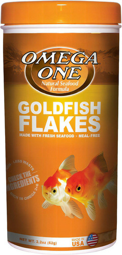 Omega One Goldfish Flakes 62g Alimento para Peces Dorados Bailarinas en Hojuelas a Base de Salmon Camaron y Kelp Fresco Facil Digestion