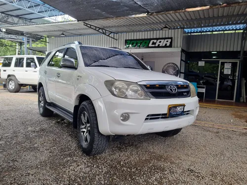 Toyota Fortuner 4.0 Sr5