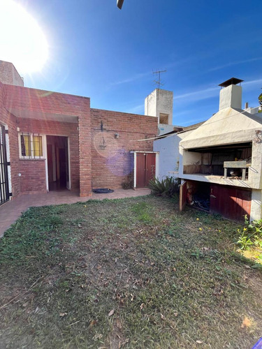 Casa En Cerro De Las Rosas - Tres Dormitorios En Planta Baja