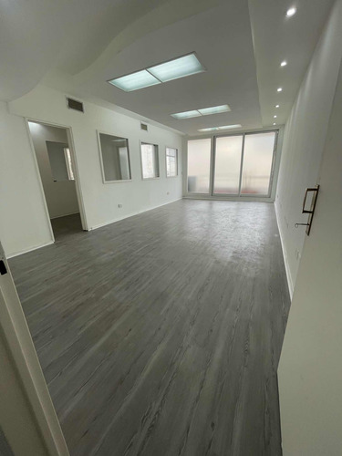 Estudio Gimnasio Pilate Dos Entradas Consultorios Odontología Showroom Med Estetica, Deposito Psicologia Call Center, Oficinas Espectacular Estado 3 Baños Cocina Seguridad Logística Financiera Tribuna