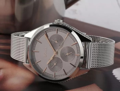 Reloj Hugo Boss Saya Para Dama Acero Inoxidable 1502638 Color Plateado